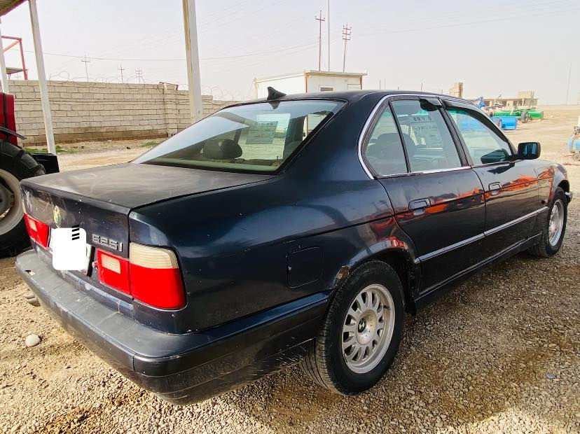 سلام عليكم للبيع بي ام دبليو 
حجم 525
موديل 1992
سنويا جديدة بسمي
رقم ديالى الجديد
تبريد ثلج 
كير اتو 
محرك درجة أولى 
جاهزة مابيها اي نقص
مكان ديالى ناحية العظيم 
***********
