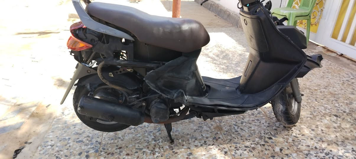 سلام عليكم للبيع دراجة فراشه حاويه سلف هندر قفل ستيرن قفل جنطه كهربايات كله شغاله بريك لايت اشاير لايت عالي ناصي هورت بريكات كله شغال كفراته موجوده الاستفسار ***********
