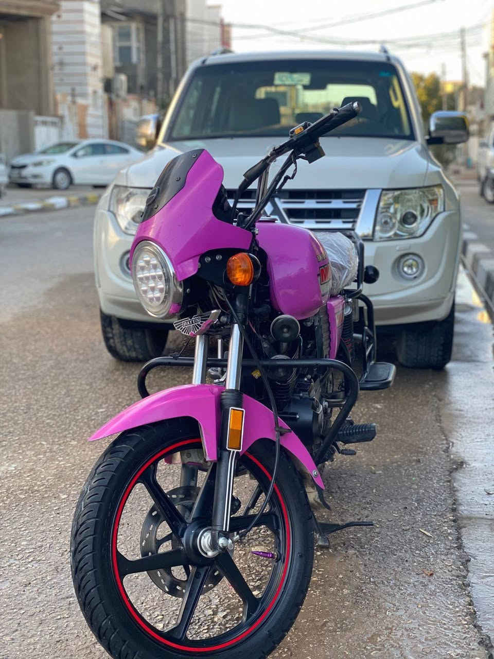 سلام عليكم دايون للبيع مديل23 محرك 200 رقم وسنويه بأسمي سعره 2250 وبيه مجال قليل ***********5
