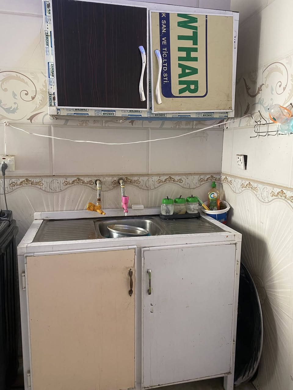 ب 75 الف سنك + ملحق + طباخ استخدام 5 اشهر
***********
