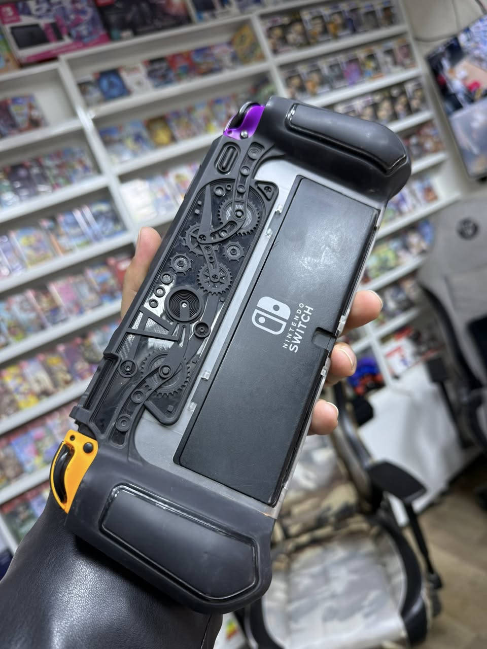 سويج أولد مهكر نظافه الخارج ٧٠ بالميه مهكر نظامين مع درع خارجي وجويكون تجاري ملون وألعاب واضحه بالصوره مع شاحنه اصليه بسعر ٢٧٥ ألف فقط توصيل موجود لأي مكان ….


**إذا كنت صاحب هذا الإعلان وتريد حذفه لأي سبب، رجاءا أرسل رسالة إلى الدعم الفني**