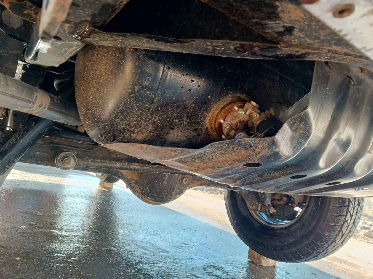 سلام عليكم نيسان باترول للبيع موديل 2003 يوجد منضومت غاز 80لتر  و تانكي بانزين ومصبوغه جماليه بدون معجون وسعر 120 اتصال رقم ***********
