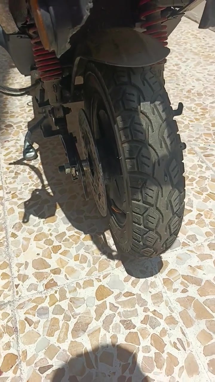 السلام عليكم دراجه شحن للبيع ماطور جديد  بس الويل مال الملف بي عواج كلو جديد باترياته جدد بس بي الويل الوره عوج انطيك الماطور كلو شرط ملف شرط عقل شرط 

بس الويل الوره عوج كدام العين  كلو شغال مستخدم شهرين 
سكني موصل الايسر حي القدس سعرو 475وبي مجال للطيبين الاستفسار *********** بي واتساب
