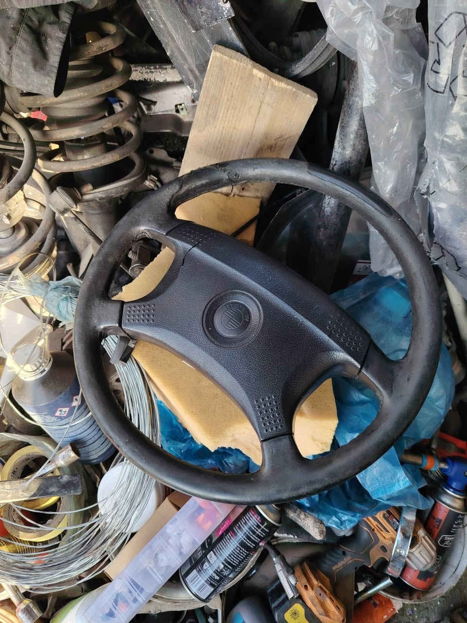 سڵاو هاوڕێیان  سوپاس بۆ وەرگرتنی پۆستەکەم
ڕۆژو تاعەتی هەمووان قبوڵ بێت
تایەو ویل و ئەشیای سکراب و تازە دەبڵ و سەرە دەبڵ و لەوی و بانص و وردە چیتان پێویست  بوو  پشتیوان بەخوا بەردەستە و گەیاندن هەیە بۆ هەموو عێراق 
ناونیشان  سلێمانی ئیبراهیم احمد بەرامبەر مزگەوتی بەرکێو
ژ.م      ***********
 ***********
