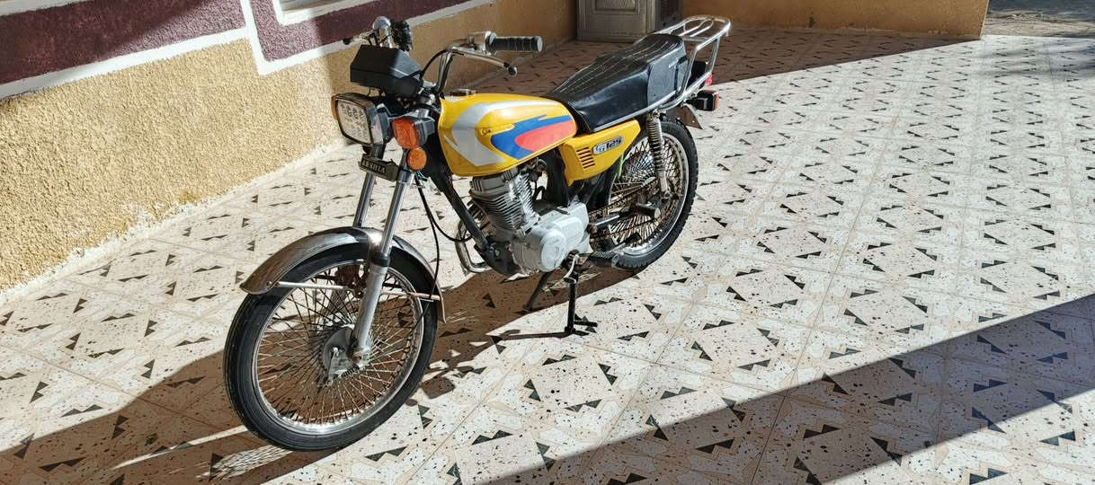 سلام عليكم  دراجه ارشه مديل 18 اوراق اصولي  دراجه نضيفه مثل ما تشوف بعينك   مكينه جارده ومبدل ولفات وبوشه  سعر خاص هاذه رقمي  ***********  لا تراسني خاص ما ارد عليك
