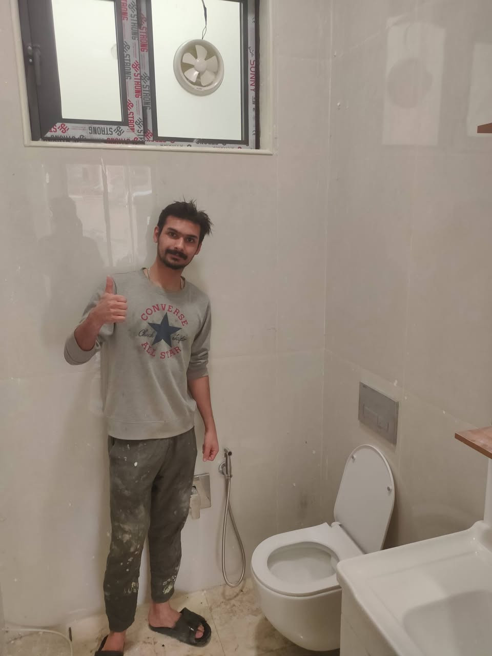 السلام عليكم ورحمه الله
هذا البيت متكون من 4 حمامات وصار العمل نضام البوستر كل حمام متكون من غربي تعليك+مغسله تعليك+دوش دفن 
ملاحظه: تشغيل الماء اثناء التصوير لم اقم بتشغيل البوستر كان اعتمادي على قوة النوازل فقط ان شاء الله ينال اعجابكم 
والتوفيق للجميع اخوكم ليث للتواصل ***********
0773975180
