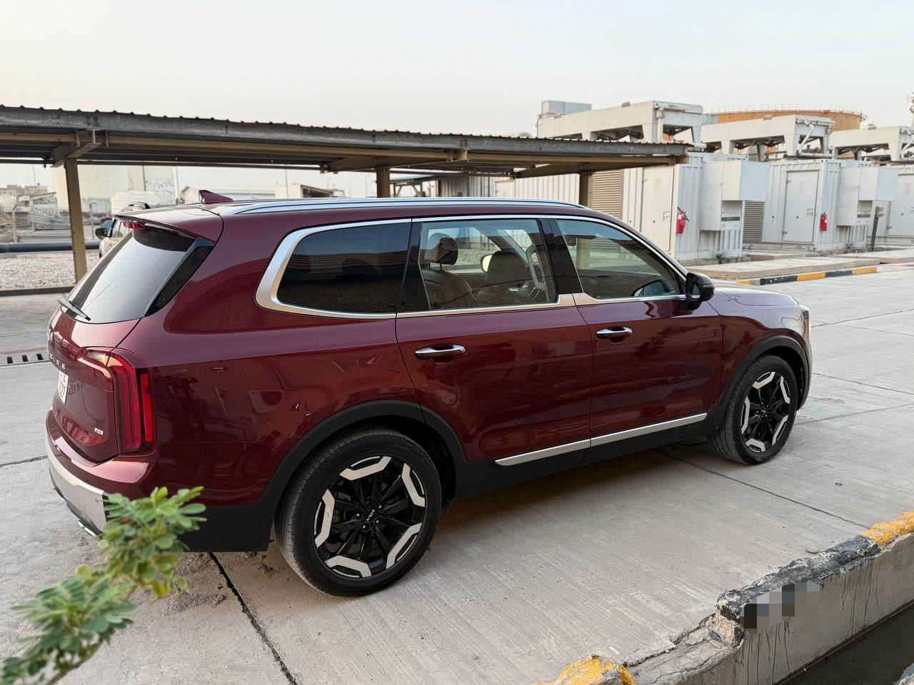 كيا تيلورايد  وارد امريكي  موديل 2023
•الضرر:  واضح بالفيديو و بيها صبغ 2قطع شركة باميركا ارباك دركة ودشبول وبردة جهة اليمين

•المواصفات :
▪️السيارة: كيا تيلورايد S برغندي
▪️المحرك: 3.8L (ستة سلندر)
▪️العداد: ٥٠ الف ميل
▪️بصمة تشغيل عن بعد
▪️خاصية تحديد المسار
▪️رادار امامي للتوقف التلقائي
▪️حساس خلفي 
▪️حساسات و رادارات الاجتياز الجانبية 
▪️تدفئة الكشنات المقدمة
▪️السيارة 7 راكب
▪️اربع قطع تبريد مع مكان شاحن موبايل امامي خلفي
▪️سستم صوت
▪️المقاعد الخلفية منفصل ملكي
▪️تحكم ستيرن جهتين بلوتوث وحاكية وكروس سرعة وتحكم صوت 
▪️شحن موبايل لاسلكي
▪️نظام كار بلي 
وبيها بعد مواصفات 
**ملاحظة** 
مرقم كامل باسمي
السعر ٢٥٠ بيها مجال
 
للاستفسار اكثر الاتصال او واتس***********
