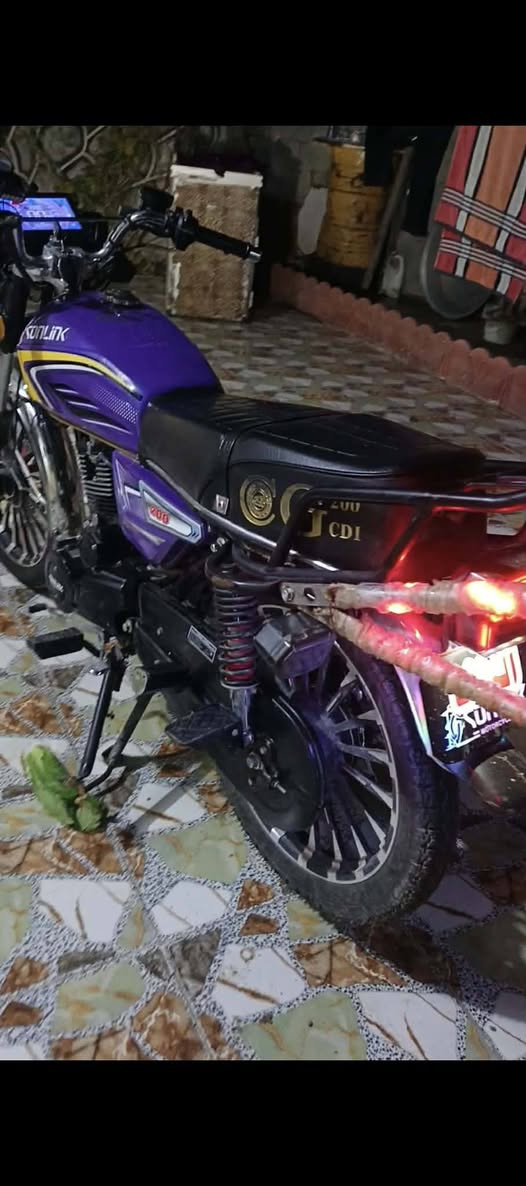 دراجه سيفون للبيع كاملا مكمله موديل 25 مابيه اي نقص ما بيها 
مكان ديالى سراجق 
***********
