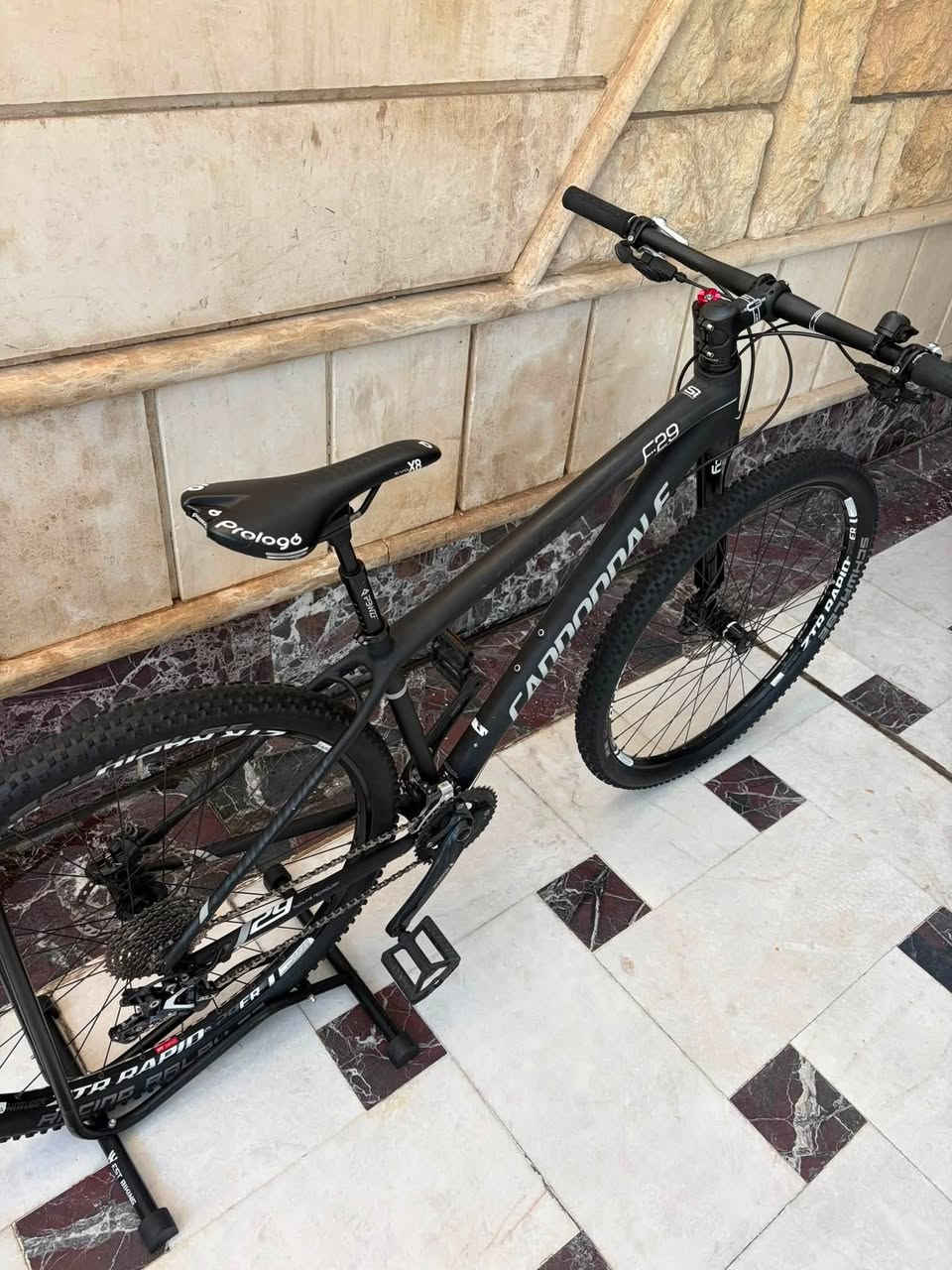 السلام عليكم
للبيع Cannondale Lefty f29🌟
المعدن كاربون
حجم الفريم M 
حجم التاير 29 
كروب سيت SLX 
بريكات DEORE 
تايرات من شركه SCHWALBE بنضام الچوبلس  
وياله من شركه ZTR RAPID
قبضات CANNONDALE
ستيرن CANNONDALE 
رگبه CANNONDALE

للتواصل/***********☎️
مكاني بغداد زيونه 710📍
يتوفر توصيل جميع انحاء العراق🚚
