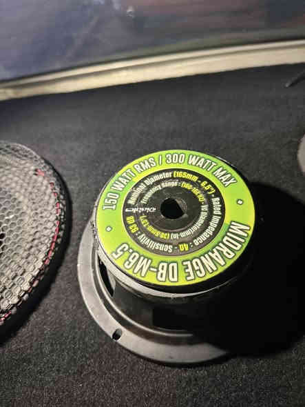 السلام علیكم 
ميدرنج diablo انج 6.5 
300 واط 150 rms كويل انج ونص 
سعرهن 125 الف مكاني بغداد متوفر توصيل *********** * مستخدمة فتره كلش قليله حتى كارتونه موجوده
