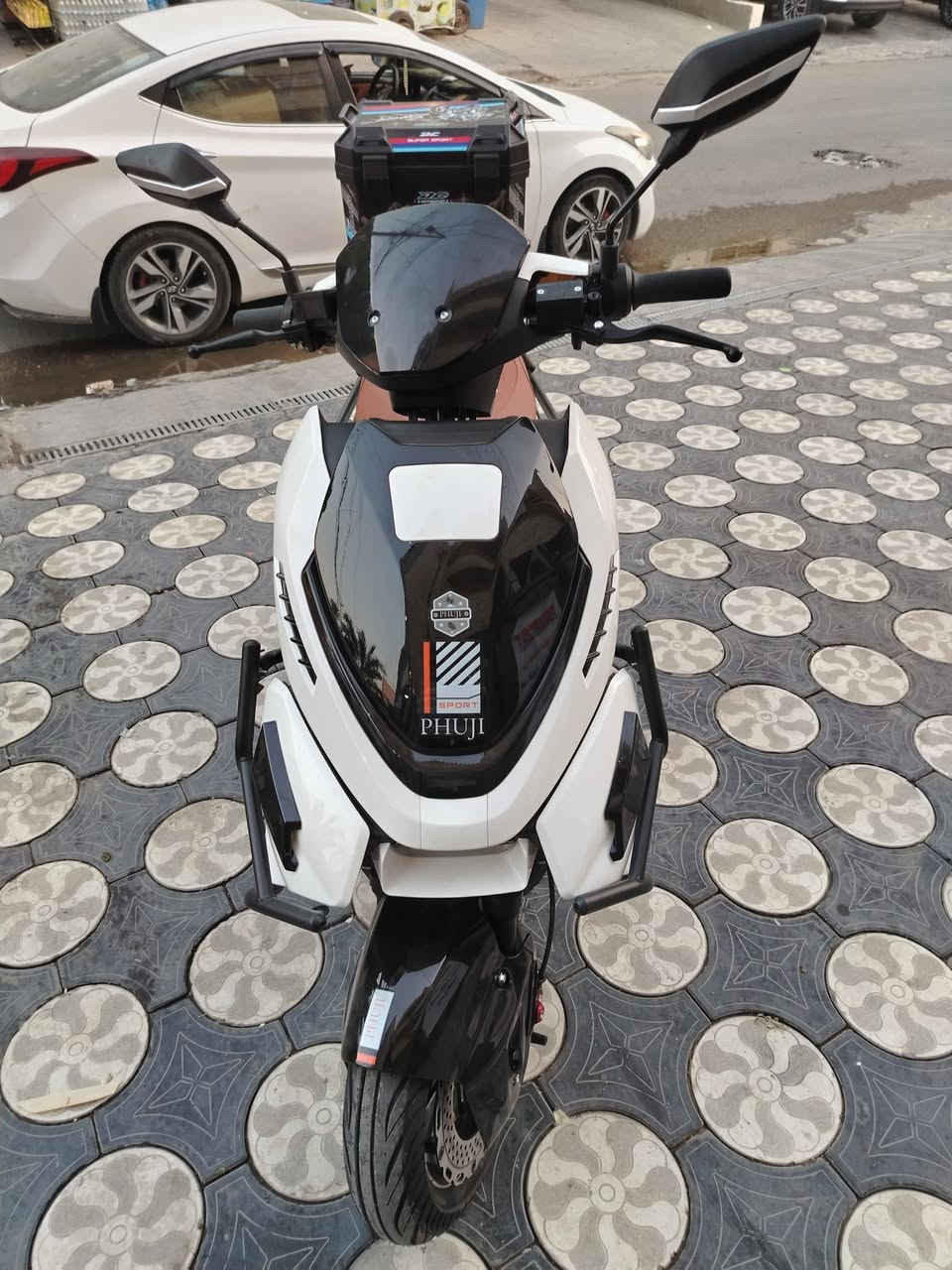 سلام عليكم دراجه سكنس فضائي
ملف 3000 w

بطاريات ٦ مسطره ٣٨ امبير  

دراجه نضيفه  استعمال 6 اشهر

مكاني المنصور

 سعر ٩٠٠  وبي مجال بسيط

‭***********
