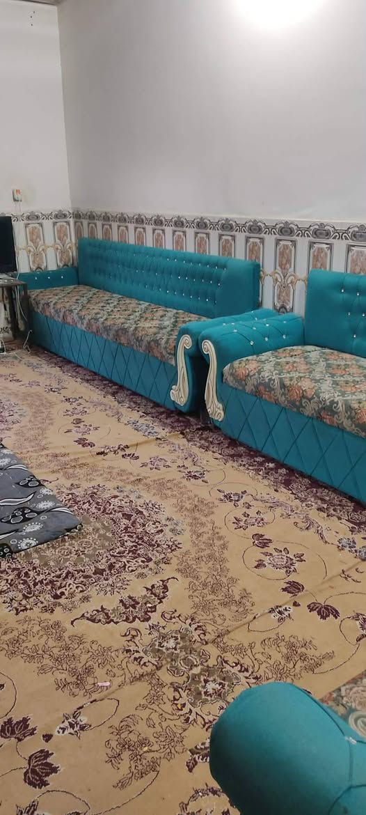 السلام عليكم تخم للبيع تسكام اصلي ونضيف مكان النجف شارع المطحنة السعر ٤٥٠
***********
