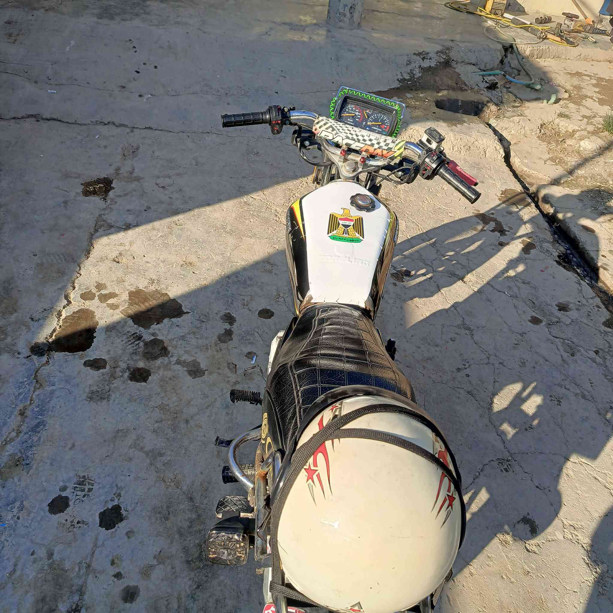 موطور سيفان موديل 2020 محرك 150 مفتوح كهربائيات كله شغلاله بي ورقه وحده سعر 400وبي مجال مكان جلولاء
        ***********
