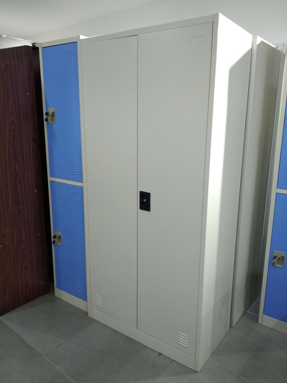 Doha furniture what's  7740 2295  
Bedfram mattress cabinet available MORE photo WhatsApp


**إذا كنت صاحب هذا الإعلان وتريد حذفه لأي سبب، رجاءا أرسل رسالة إلى الدعم الفني**