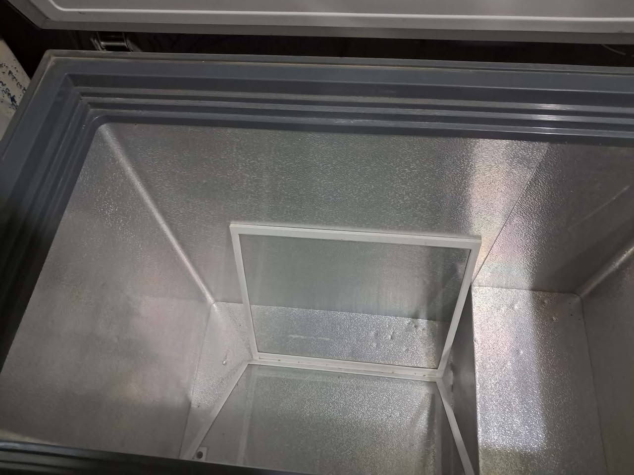 السلام عليكم مجمده للبيع نضيفه كلش اي ضرر مابيه نضيفه كلش مكاني بعقوبه مدرسه الامين مستعجل على بيع السعر 150وبيه مجال بسيط الاستفساؤ ***********
