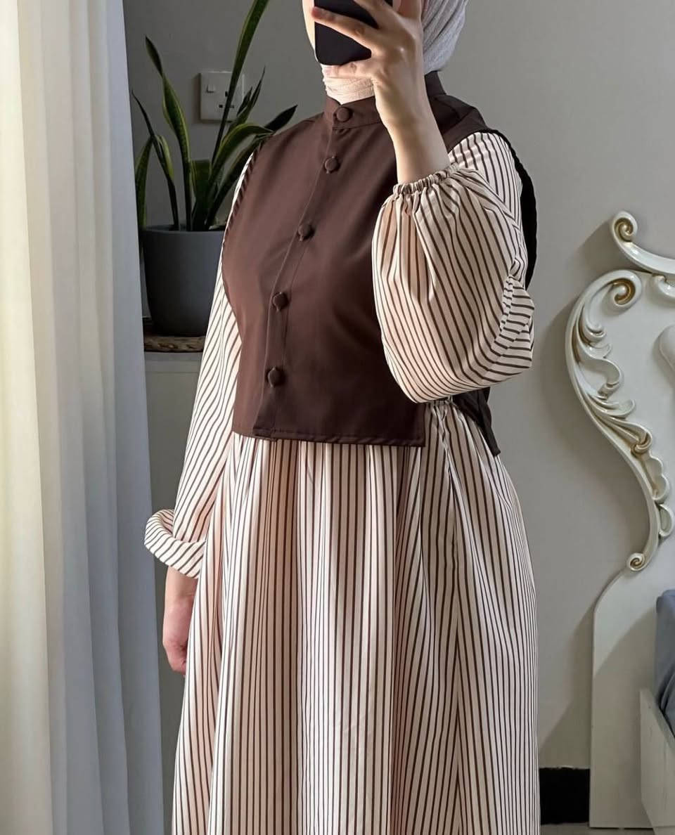 فستان مخطط بني 🤎✨
الكوالتي ممتازة جدا 👌
المقاس المتوفر:-
40-38
44-42
الاستفسارات علي الخاص 📩


**إذا كنت صاحب هذا الإعلان وتريد حذفه لأي سبب، رجاءا أرسل رسالة إلى الدعم الفني**