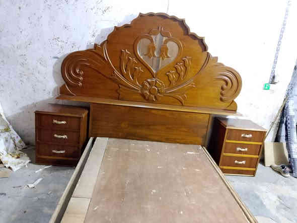 للبيع غرفه  صاج ٦ ابواب وملحق حطاطه 
نضيف مابي اي ضرر  السعر 650 العنوان ديالى هبهب يوجد توصيل داخل ديالى بكروه حسب المكان ***********
