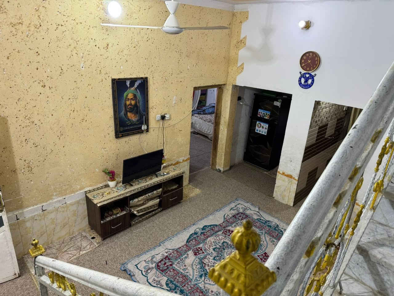 دار سكن للبيع 

علما دار مطلوب مبادره ٨٥ مليون 

العنوان / حي آور شارع السبيس 

المساحه / 100 م امامي 

تفاصيل البناء/ طابقين مسلح 

ط١/ صاله استقبال غرفه مطبخ صحيات 

ط٢/ صاله .3 غرف نوم . صحيات 

للمزيد من التفاصيل يمكنكم التواصل معنا على الرقم الآتي 

***********

***********
