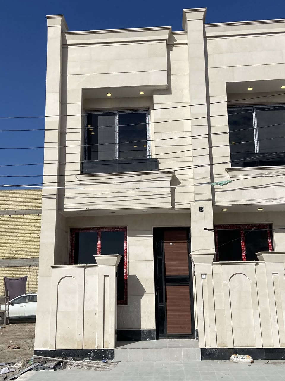 أللهم صل على محمد وآل محمد
تونات للبيع عدد3 مساحه 50 متر 

الواجهه 4 متر 

النزال 12.5 متر

عنوان/شهداء البياع/مربع الضباط/ثاني فرع عن الشارع العام/ثاني بيت عن شارع المظخه التجاري/

يحتوي على:-صاله/مطبخ/صحيات2/غرف نوم عدد3/بيتونه/سطح/

طابو صرف/فرع عريض/رصيف3متر/موقع ممتاز/

بناء فول مواصفات/واجهه مرمر/باب رئيسي قاصه/

شبابيك ألمنيوم/

للاستفسار الأتصال ☎️

***********

***********

يتوفر واتساب
