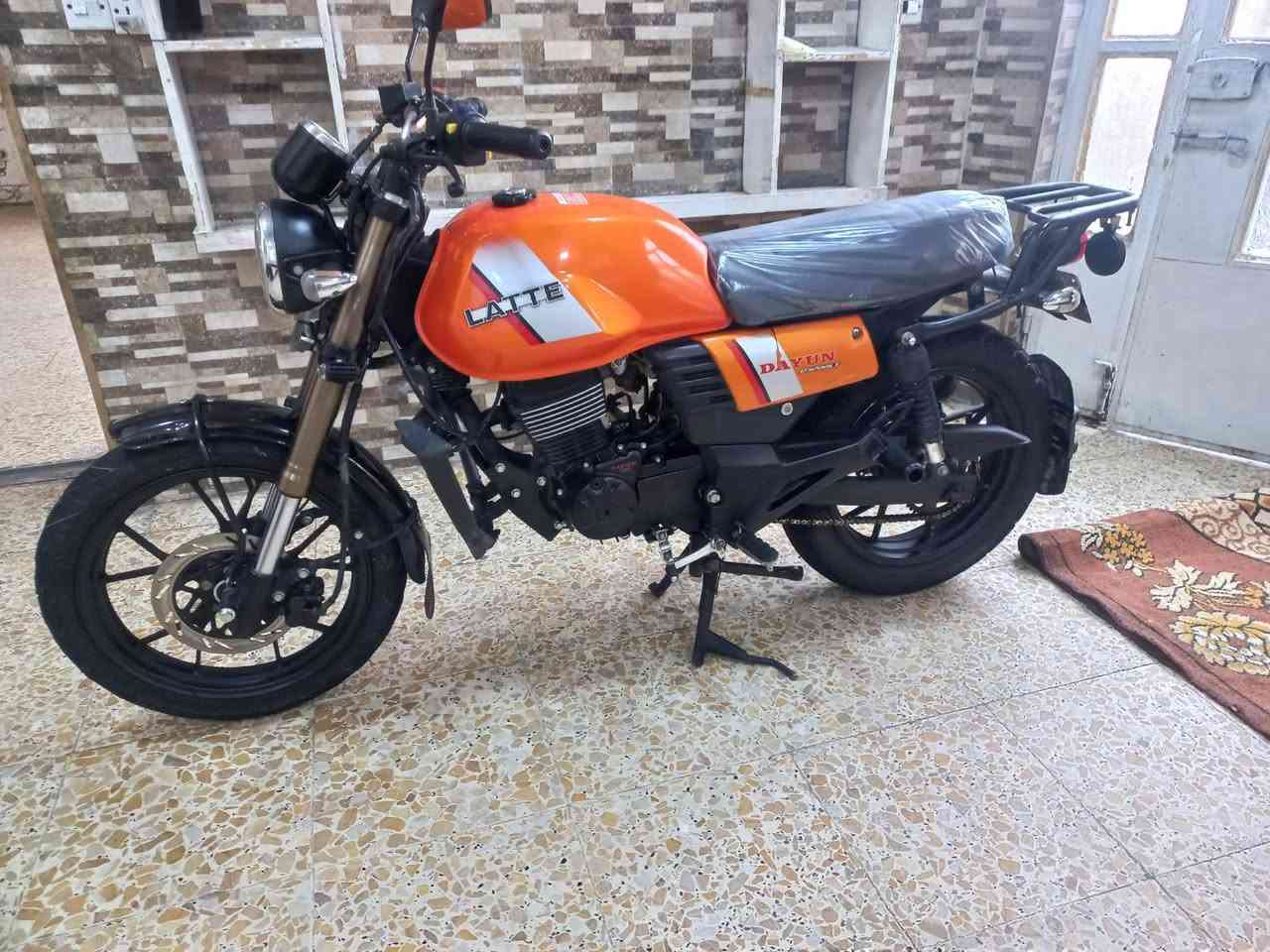 السلام عليكم شباب  دايوان لاتي
رقم بغداد انكليزي باسمي شرط تحويل ثاني يوم هزه جديده  مديل ٢٣ مكفوله كفاله عامه مكينه ٢٠٠ سي سي برغي مامفتوح بيها بصمتين تشغيل عن بعد منضومه زنون. دراجه الف ماتصرف عليهه   مكاني بغداد الشعله

*********** هاذه رقمي
