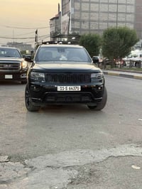 جيب كراند شيروكي ابلاند .5 راكب بلاك توب   الموديل : 2020) .  المحرك :...