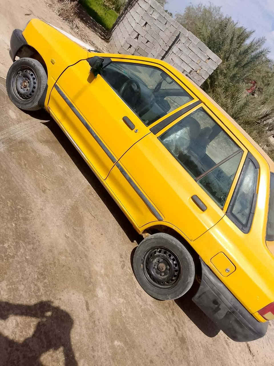 للبيع 2014  سنويا جديده محرك وكير شرط تخم تاير جديد كهربائيات كله شغاله حداديه جديده كلش سياره حلوه وجاهزه ما تذب عليها ربع مصفره هيئه وغرامات مداور ثاني 
مكان السياره النجف الاشرف 
***********
السعر 28وبيها مجال للشراي 
مكلف بل نشر اتصل
