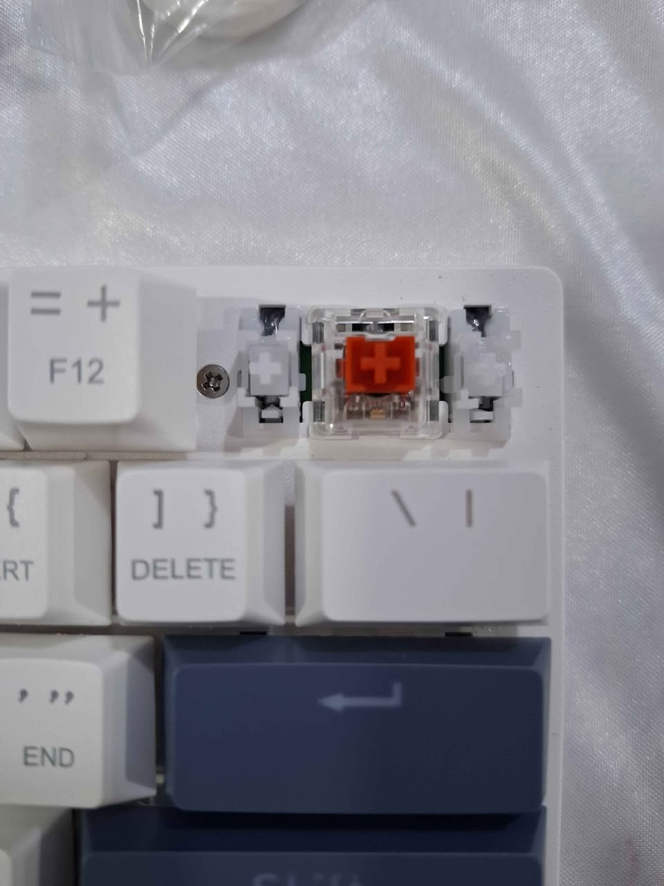 كيبورد كيمينك ميكانيك ريد سويج واير RGB
جديد لوك ع الفحص
السعر 22 الف
يوجد توصيل لكافة المحافظات بغداد, العراق


**إذا كنت صاحب هذا الإعلان وتريد حذفه لأي سبب، رجاءا أرسل رسالة إلى الدعم الفني**