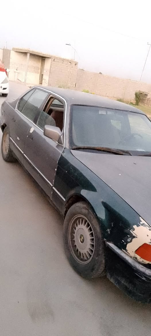 السلام عليكم
بي ام دبليو حجم 735
 للبيع رقم بغداد السياره جاهزه من كلشي داخل اسود وصاج جوزي محرك سته سلندر المرغوب السياره جاهزه تخم تاير 
جديد السعر (26)وبيها مجال للاستفسار (***********)
