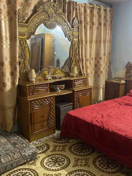 السلام عليكم غرفة نوم للبيع للمكان بغداد كفاءات السيدية رقمي ***********
