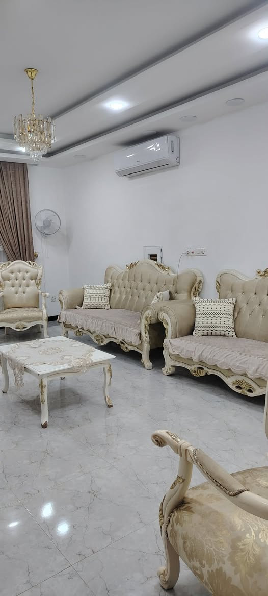طخم ملكي مع ميز وسطي ب750 قفل


**إذا كنت صاحب هذا الإعلان وتريد حذفه لأي سبب، رجاءا أرسل رسالة إلى الدعم الفني**