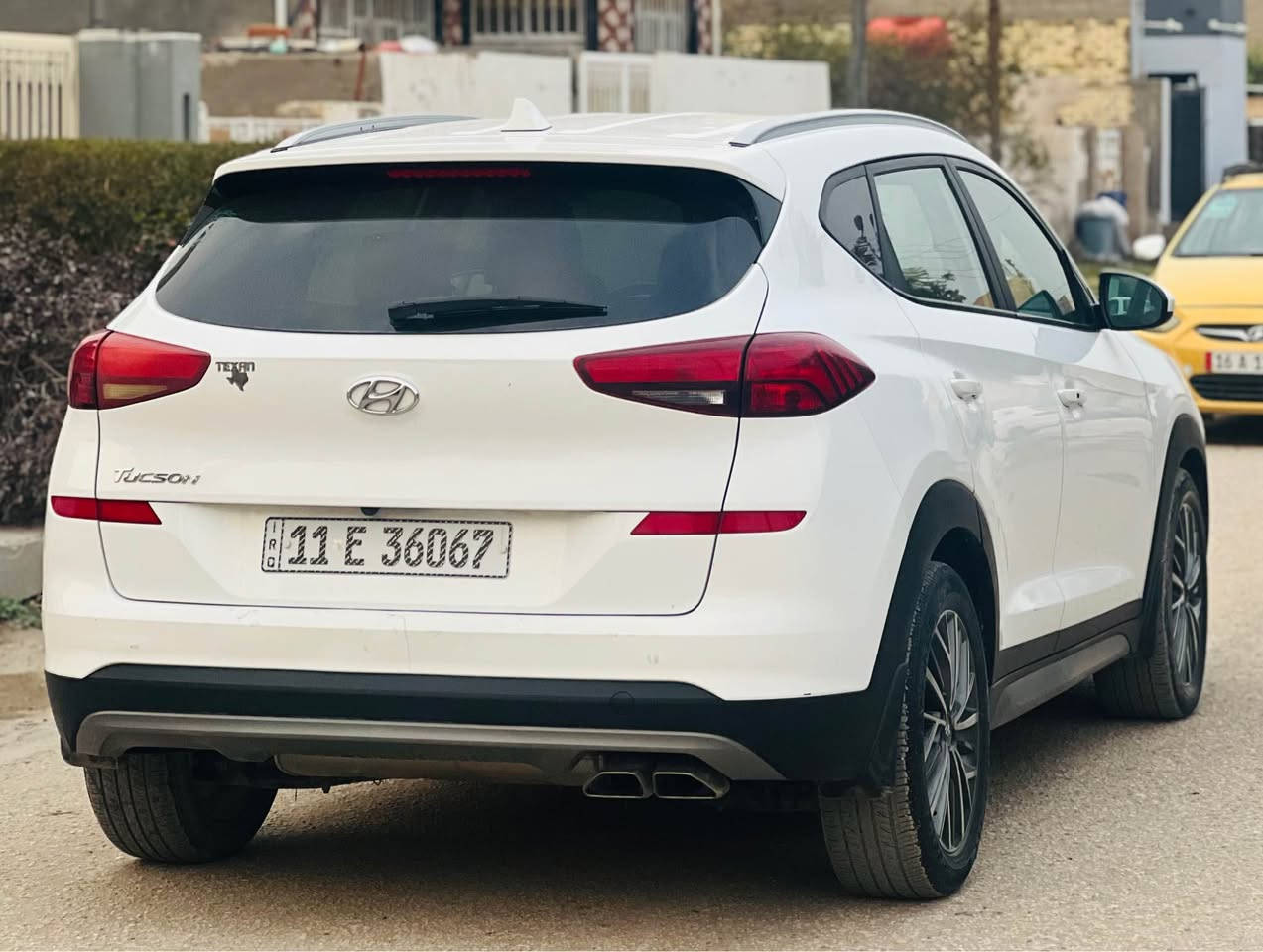 السلام عليكم 
توسان 2021 وارد أمريكي حادثها جاملغ وبنيد السياره جديده كلش مابيها اي نقص كلش جديده السياره فول مواصفات عدا الفتحه بصمه شاشه كامره توقف ذاتي تحديد مسار رادار أمامي كشنات كهرباء السياره رقم بغداد دولي بأسمي مكان السياره الحله حي المهندسين السعر 160 وبيها مجال للشراي للأتصال *********** حلة, بابل
