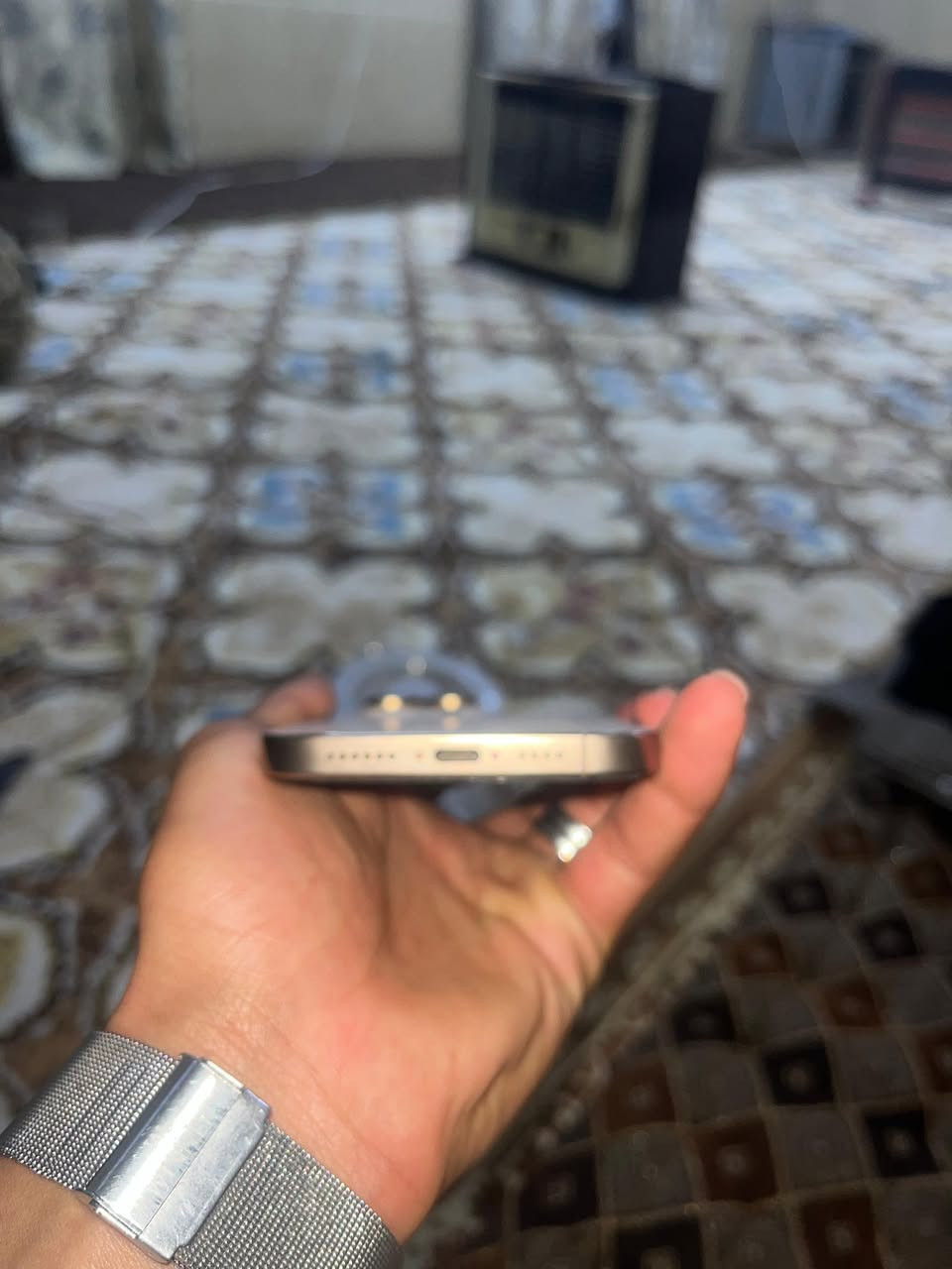 السلام عليكم ورحمة الله وبركاته 
ايفون 16 برو ماكس 
دبل 
بطارية 94
ذاكرة 256
دورات 349
لون ذهبي شخط ما مشخوط 
كارتون وكيبل بلاد 
صفحه وحده مفتوح الكارتون 
السعر 1470 وبي مجال مكان الحويجة 
خاص مفتوح


**إذا كنت صاحب هذا الإعلان وتريد حذفه لأي سبب، رجاءا أرسل رسالة إلى الدعم الفني**