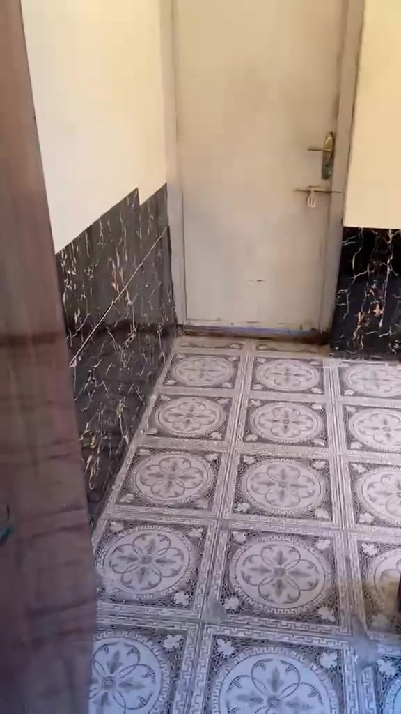 بيت في منطقه الاصلاح للبيع يتكون من غرف نوم عدد٢
حمام عدد٢
استقبال 
هول 
مطبخ 
حولي 
السطح شتايكر 
حديقه وكراج  
مساحته ٢٠٠ متر
السعر 55مليون
للتواصل***********
أو مراسلتنه على الخاص

