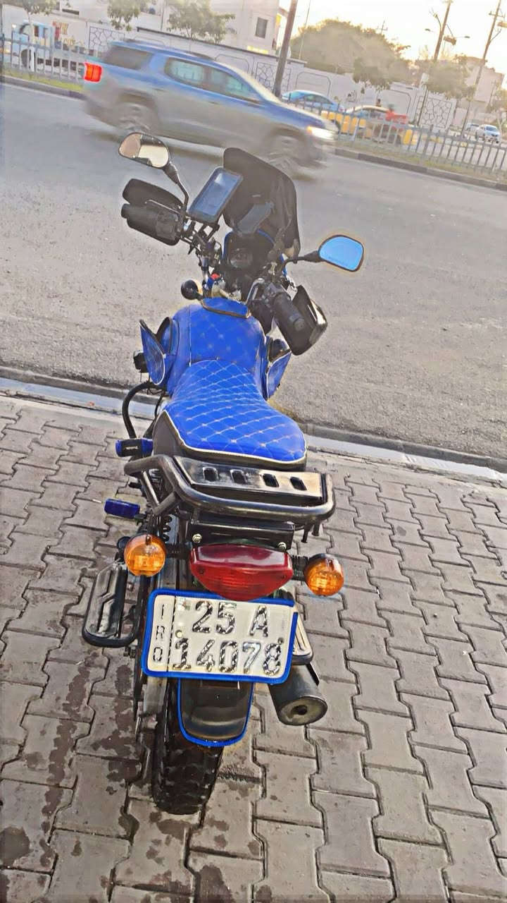 سلام وعليكم بوكسر للبيع  موديل 2023 الأصيل موديل المرغوب دراجه نضافتها 99 بل 100  حيل نضيفه محرك جديد عليها قبل شهر شديتها مرقمه كركوك رقم إنكليزي كل شي بيها بشرط الفحصتحويل ثاني يوم مشروع وطني الدراجه بل حقيقه احلى عنوان كركوك شارع قدس رقمي ***********. السعر مليونين و450 مليونين و450  
وبيها مجال لطيبين الشراي يخابر ويدلل
