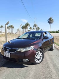 البيع سيراتو خليجي موديل 12  مكينه 1600 دوش السيارة نضيفه جدا بيهه فقط...