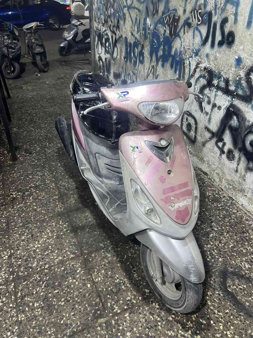 السلام عليكم دراجة ماكس منغولي
دراجة ناعمة وبيها شعلة كلش قوية بيها صالنصة رياضي fm سلف رياضي كابريتي وسلف وباتري قبل جديدات كلشي شغال بيها المكينة خير من الله  رايدها ب٤٢٥ وبيها مجال مكانها الشعب او شارع فلسطين ***********
