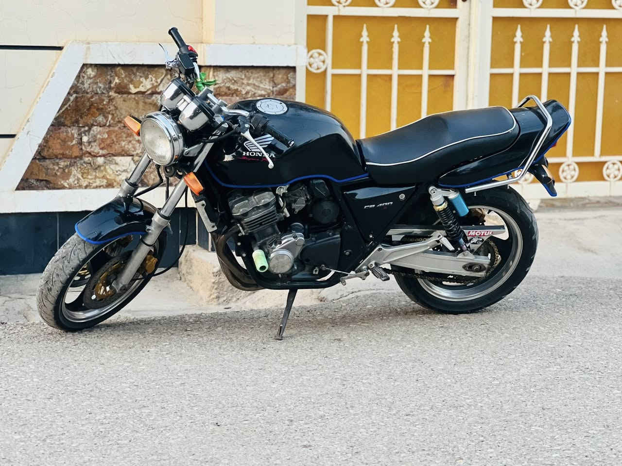 سلام عليكم سبي4 للبيع
جيل اول 16 ولف 
كفاله عامه مابيه أي نقص كلشي مذب عليه كفاله من التاير لتاير 
ترايك وين متريد 
نكره بكل وقت مكينه ناعمه مكفوله من الشخط  
دراجه عل بلاد كله بلاديه أوراق جاهزه  وكامله بس ترقم 
عنوان : ديالى : اطراف بغداد ( جديده الشط ) 
رقم : *********** بي واتساب 
شباب المو شراي لايتعبنه فدوه لان دراجه شكله يحجي اتصل وبيك خير ودلل
