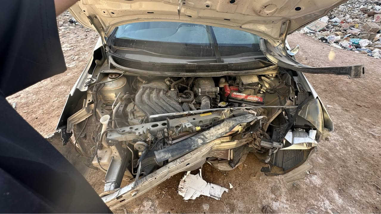 سيارة نسيان سني مديل 24 هندي سياره بيها حادث ابيع على وضعها بدون تصليح ماشيه ٦٠ الف سعرها ٧٠ وبيها مجال قليل مكاني البصره جزيره شارع الفيروزيه *********** Singapore
