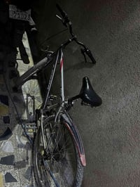 السلام وعليكم بايسكل للبيع جاهز نقص بس القمجي مال كير قيم وخذ مكاني زع...