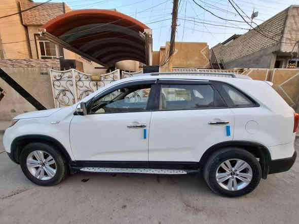 السلام عليكم كيا سورنتو موديل ٢٠١١ خليجيه محرك ٢٤٠٠ دوش سبعه راكب  تدفئة وتبريد قطعتين شاشه كاميرا صدر امامي وخلفي ممتاز تخم تاير نظيف كهربائيات كلهه تشتغل سياره جاهزه بدون نقص بيها طخه بلباب عكس السائق صبغ قطع ابيع حزام مكانها بغداد الدوره ابو دشير هاتف *********** سعرها ١١٨ وبيها مجال بسيط تحياتي للجميع بغداد
