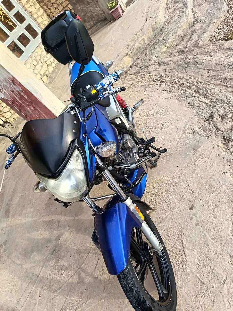 سلام عليكم من رخصت الامن دراجه هاوجي عدل موديل 2015 نضافه 90/100 اي نقص مابي كامل مكمل مسجل بسمي لوحات انكليزي ولله العظيم دراجه ناعمه ونشطه ونضيفه فول سعرها (مليون او 650) من الاخير مكاني الرمادي زنكوره وهذا رقمي *********** ولي مايشتري لايكسر حلال الناس
