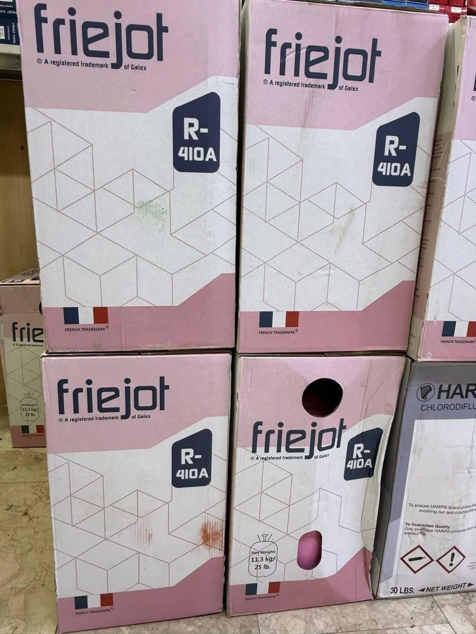 السلام عليكم
نوفر لكم اليوم اجود انواع الغازات النقيه والاصليه 
ادوات الاحتياطيه للتبريد عاليه الجوده بأنسب الأسعار 
جمله -مفرد 
معرض المهند -سنك التبريد 
***********
***********
