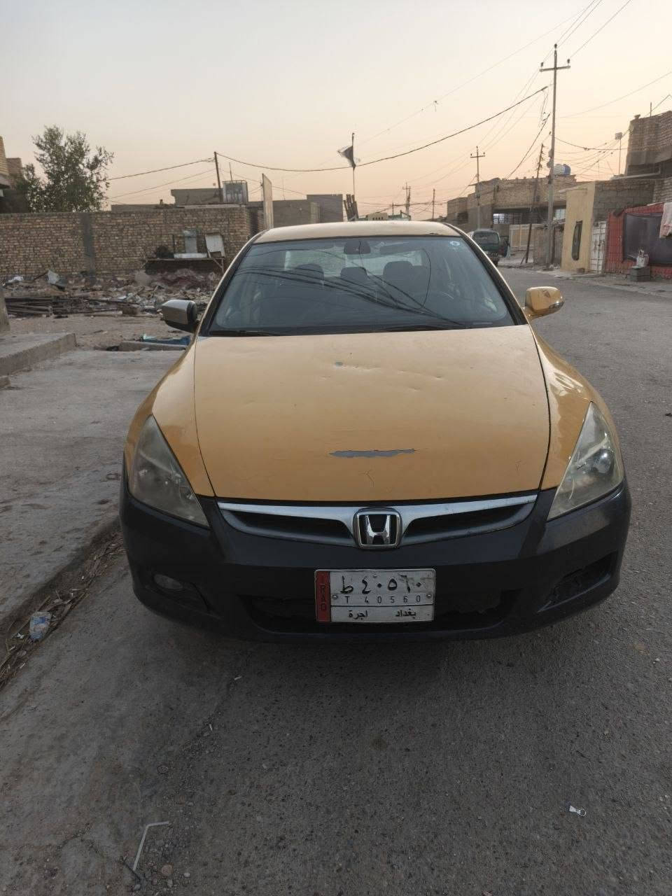 السلام عليكم سيارة هوندا اكورد للبيع تحويل ثاني يوم  موديل2007 مكفولة من كلشي تبريد ثلج كهربائيات شغالة تخم تاير جديد مكينة 2400 بلادية كير اوتماتيك رايدها ب 38 $ وبيها مجال للطيبين واذا اكو كيا حمل قديمة مراوس مكان السيارة بغداد مدينة الصدر للاستفسار ع رقم هذا فقط صاحب لسيارة ***********
