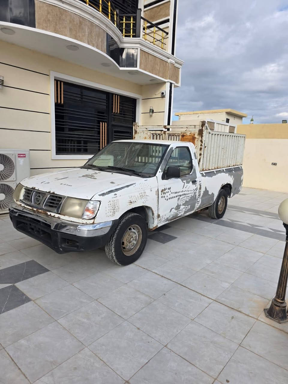 سلا عليكم البيع نيسان شبوط موديل 2002 رقم بغداد ورثه بدون تحويل تكفلك عشارين سياره من كلشي بلادي تبريد شغال محرك كير صدر كله جديد مكان سياره تاجي المشاهده رقم تلفون ***********
