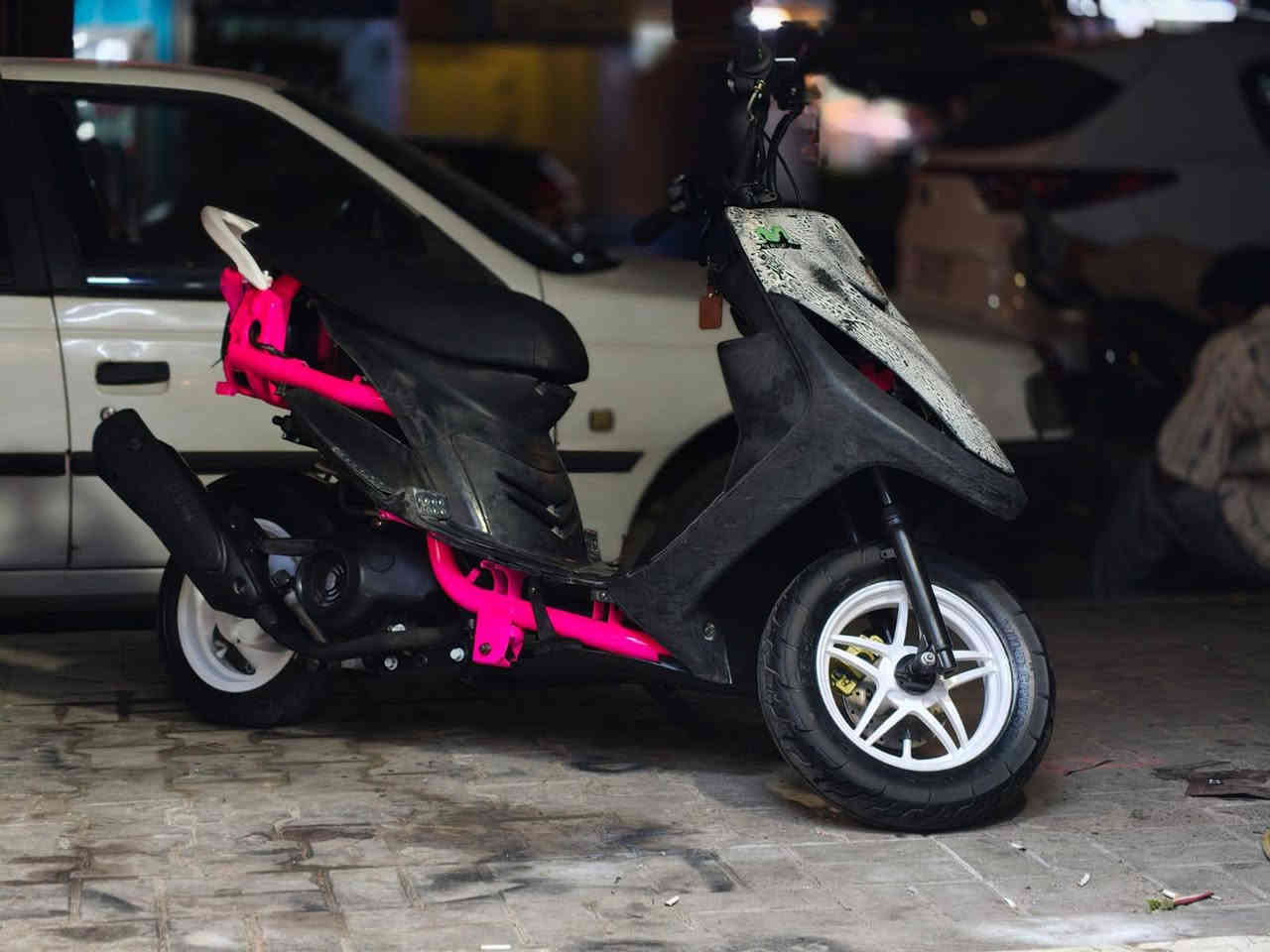 سلام عليكم شباب دراجه ماكس عدله للبيع دراجه كلش حلوه نصبه حلوه مكينه خير من الله تجي تقتنع يلا تاخذهه دراجه كلش حلوه 
السعر 400 الف 
مكاني بغداد مدينه الصدر الاورفلي 
***********
