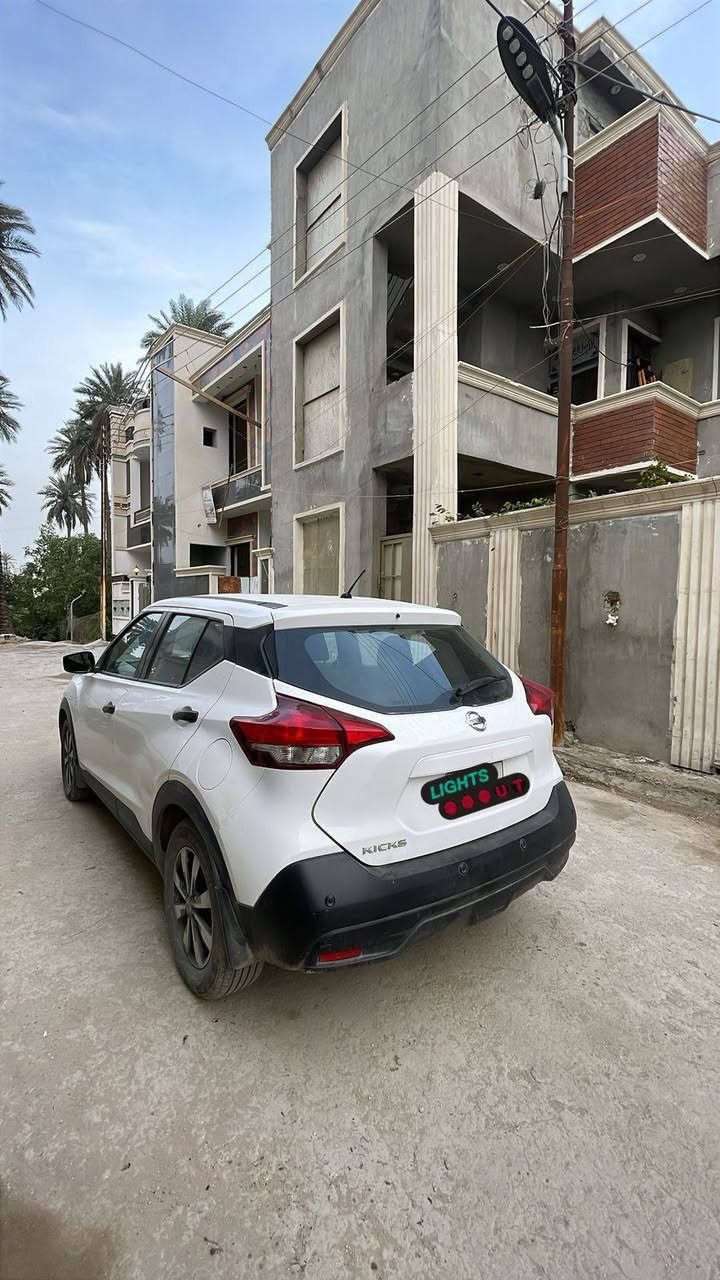 السلام عليكم نيسان كيكس البيع موديل٢٠٢٠ماشيه ٨٠محرك ١٦٠٠دوش كامره حساسات فول  رقم بغداد انكليزي اتصال***********
