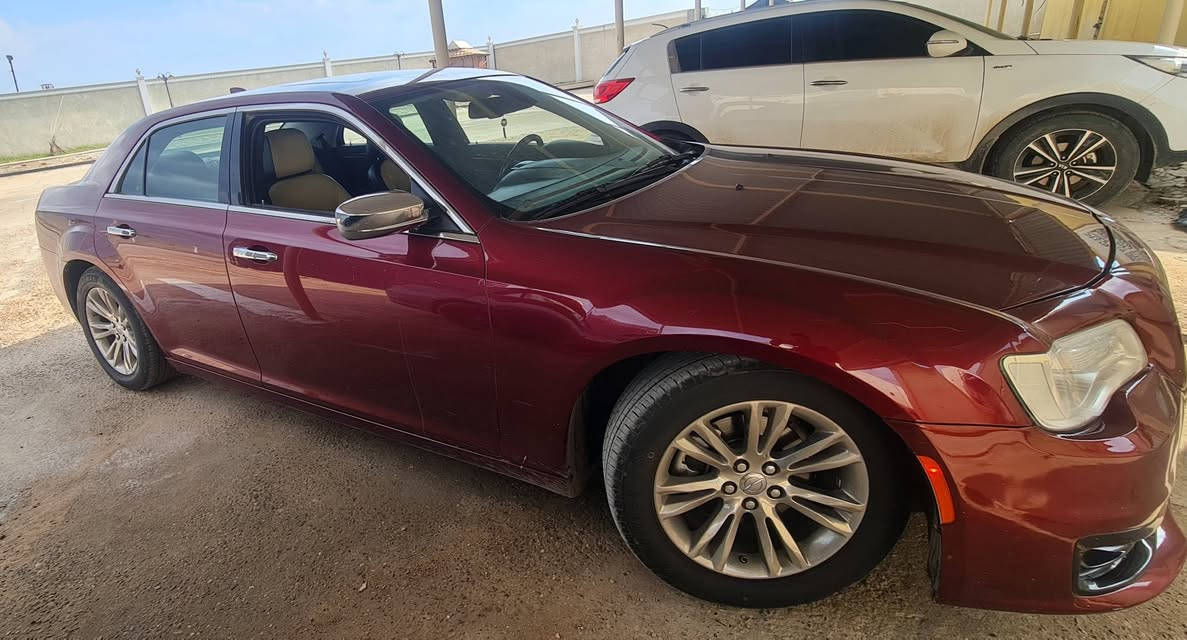 أوباما   2019  C300
الــمــواصــفـــات  فول ماعدا  الرادار 
         
رقم بغداد 
محرك  6سلندر
 تشغيل عن بعد
بانوراما  
استيرن تدفئة
كشنات جلد 
كاميرا خلفية 
كشنات تدفئه وتبريد 
شاشه كبيره لمس 
تحكم استيرن جهتين 
مانع انزلاق 
هيترات مري 
گير ماوس 
مكان السيارة بابل          
السياره حادثها فقط جاملغ في امريكا 
داخل العراق فقط باب السايق شخط قوي وتم تبديله نفس اللون 
وشخط بالباب البصف السايق باقي نفسه
الباقي كله مكفول لا شواصي ولا داخل ولا لغود 
‏السيارة بأسمي
السعر ٢٣٠ وبيها مجال 
‏والاستفسار على الرقم ***********
