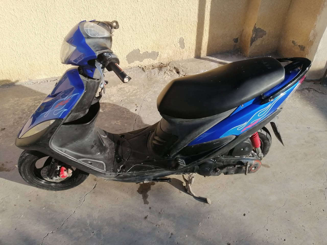 دراجه ماكس 120 عدله كفاله عامه كلشي شغال مزودها صالنصه افم لسعر625وبيه مجال لرقم***********
