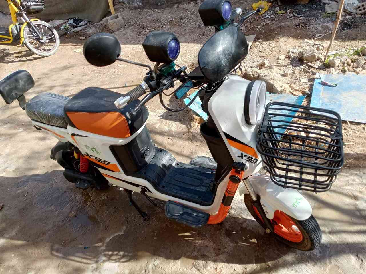 سلام عليكم دراجات لبيع دراجه صفره بطاريات جديده نضيفه سعر 300وبيه مجال 

وربعه كير كلك اكفله عن سرقه كله  تعمير جديد بس محرك ما بدلته محركه تعبان بي صوت دشالي وهندر محوم بس لا مابي تنقيص ولا يدخن وشرط نهضه وفصله وسرعه سعر 350 وبيه مجال 
      
 ودراجه بيضه جديده صار شهرين من خذته نضيفه حيل سعر 600الف وبيه مجال سرعه 99

مكاني شاميه حي عسكري شرقي 
رقم ‏‪***********‬‏
