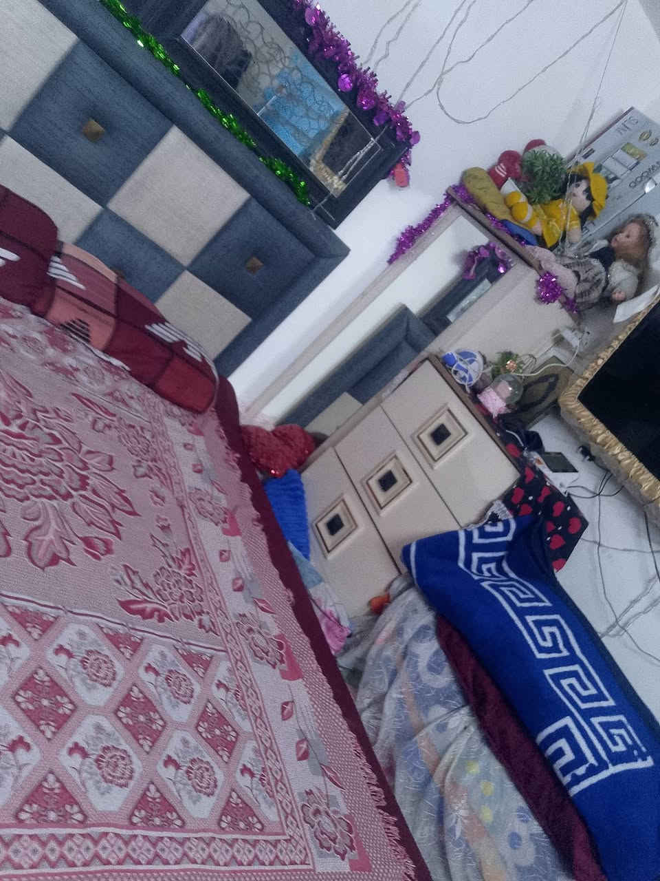 غرفت نوم تركيه للبيع نضيفه وكامله كل قطعها ***********
